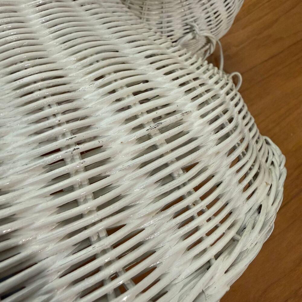 Vintage White Wicker Lamp And Shade Ginger Jar - Picture 4 of 15